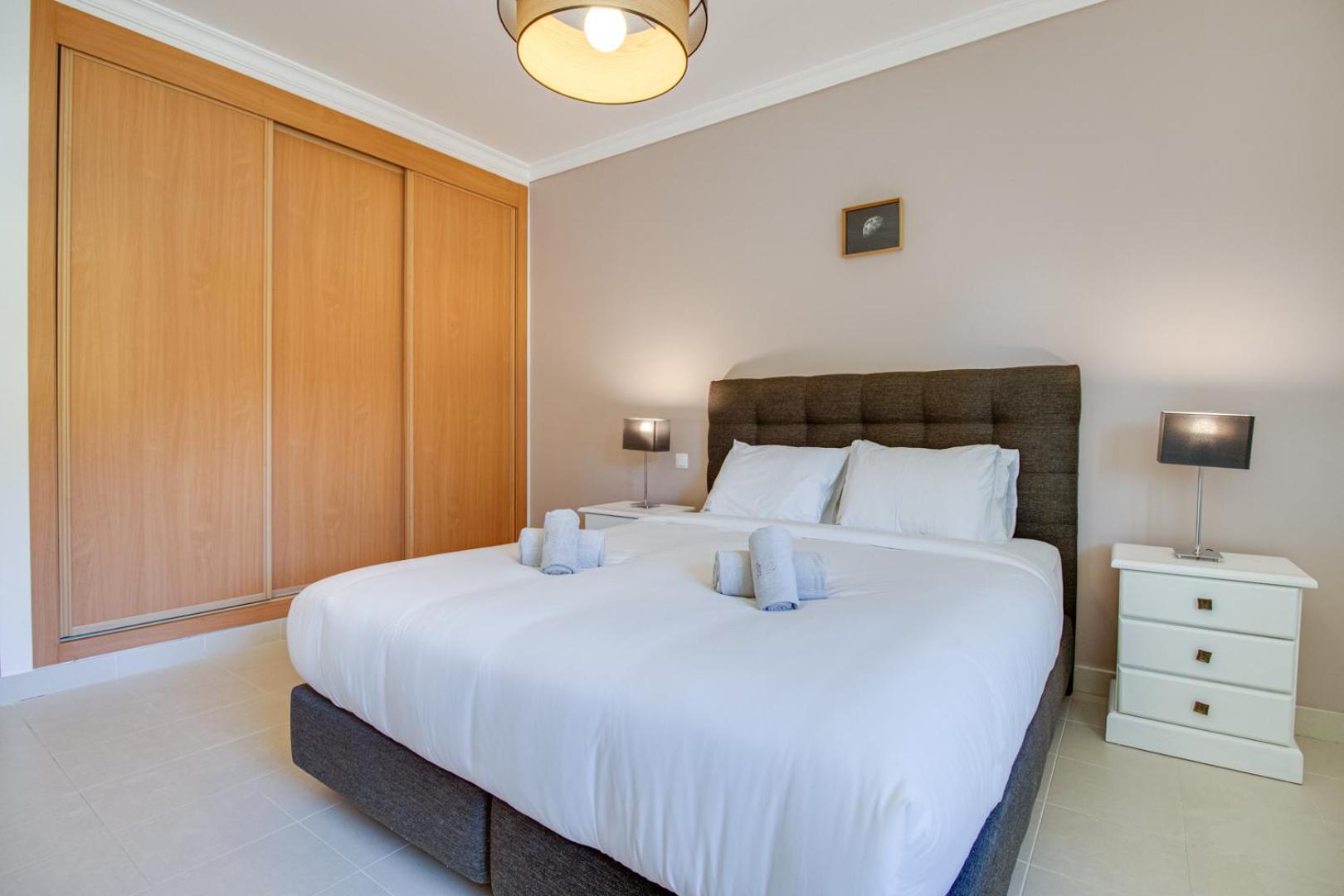 Lovely 2bd 500m Ac Wi-fi Pool Balcony