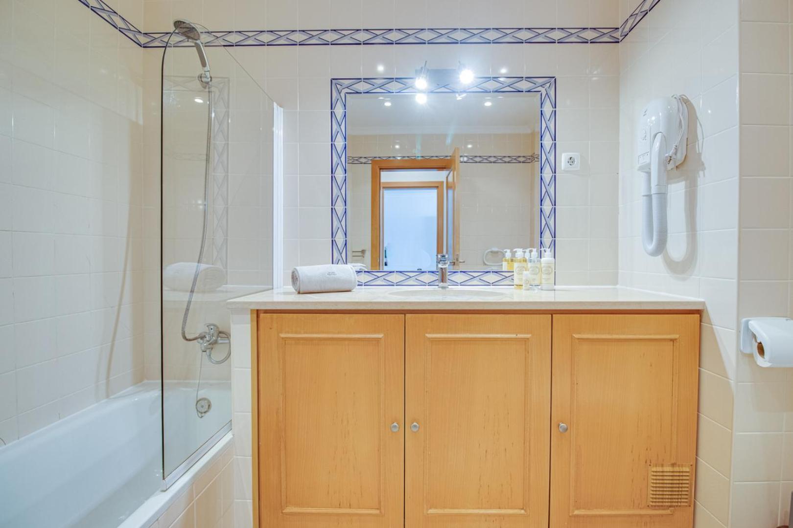 Apartment Lovely 2bd 500m Ac Wi-fi Pool Balcony Albufeira