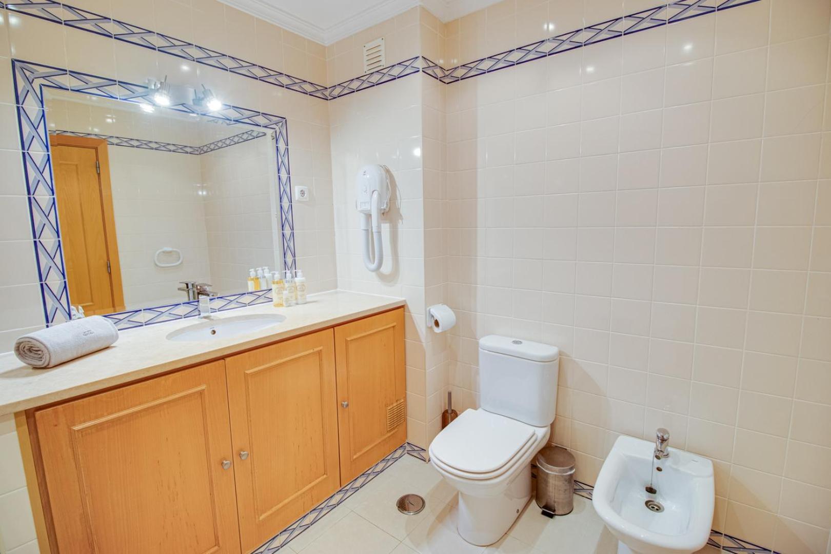 Lovely 2bd 500m Ac Wi-fi Pool Balcony * Albufeira